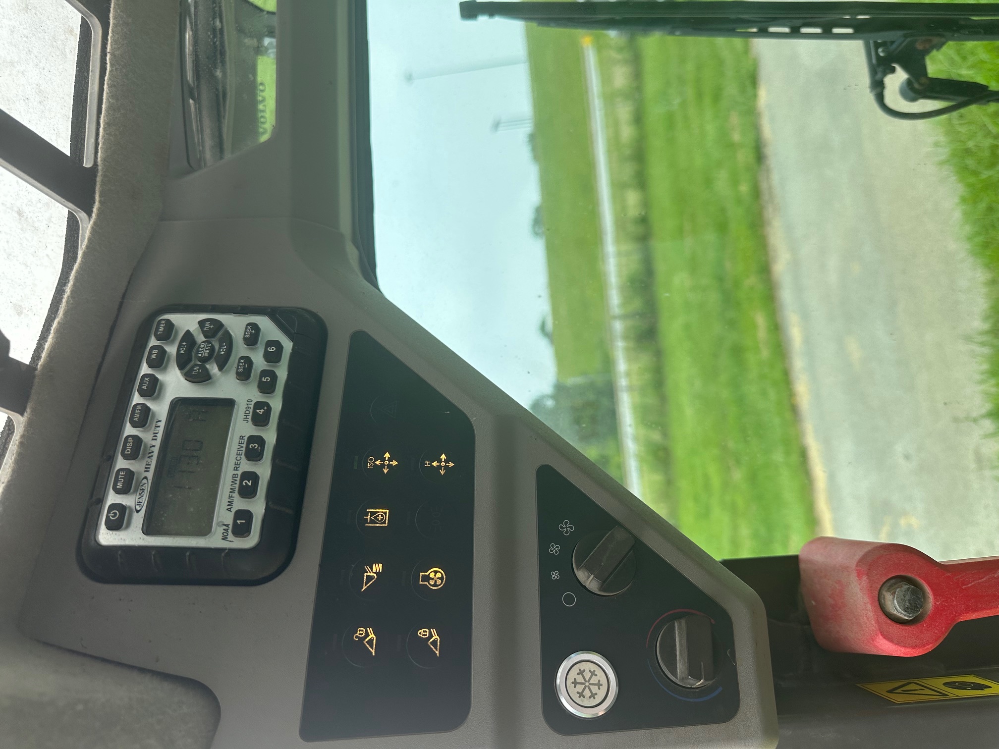 2018 VOLVO MCT135D - Image 19